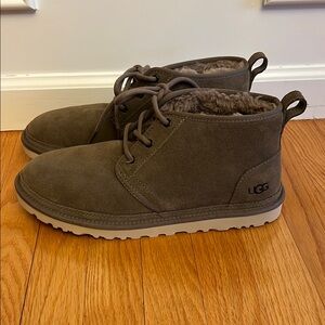 UGG Neumel Hickory Boots Suede Minimalist Design